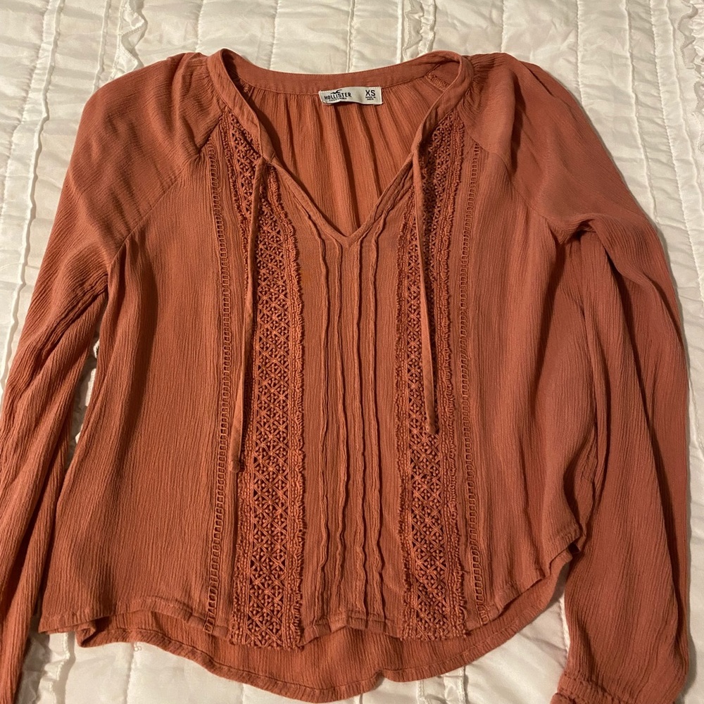 Hollister top